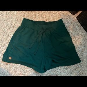 Small Old Navy Sweat Shorts, green with peace sign